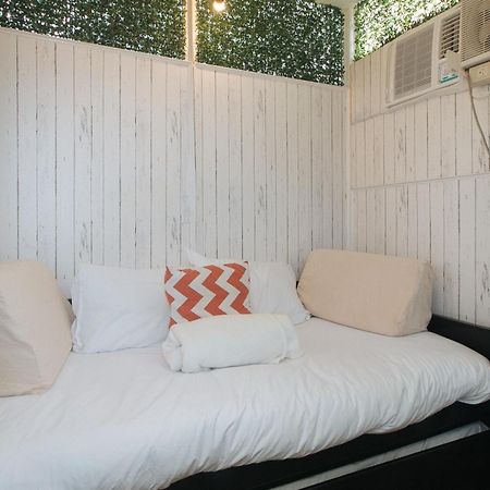 Nearest Hostel Pasay City By Reddoorz Buitenkant foto