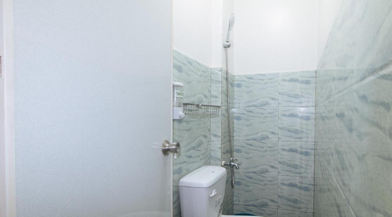 Nearest Hostel Pasay City By Reddoorz Buitenkant foto
