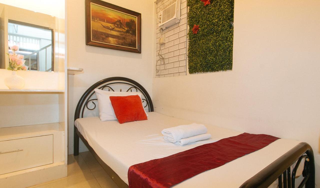 Nearest Hostel Pasay City By Reddoorz Buitenkant foto