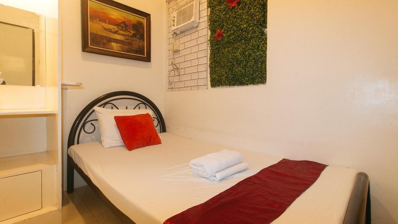Nearest Hostel Pasay City By Reddoorz Buitenkant foto