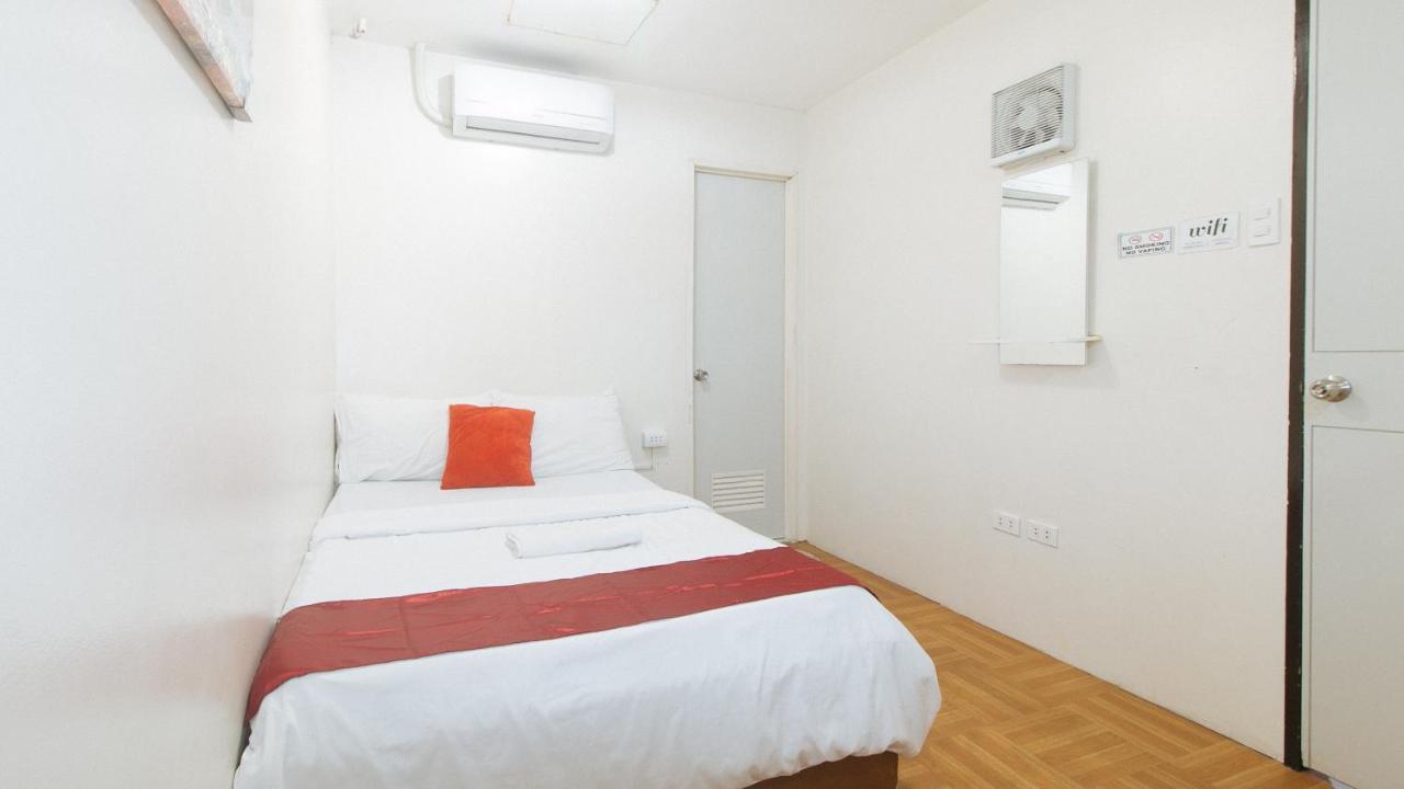 Nearest Hostel Pasay City By Reddoorz Buitenkant foto