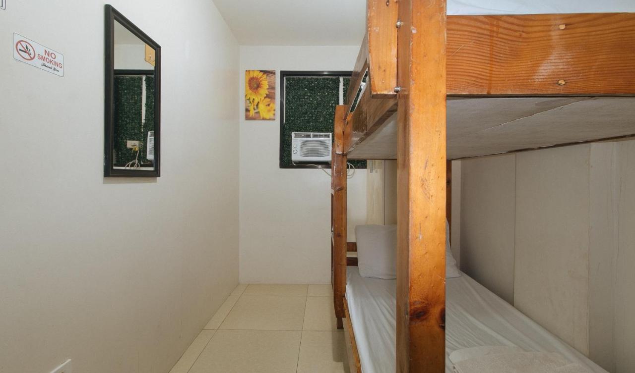 Nearest Hostel Pasay City By Reddoorz Buitenkant foto