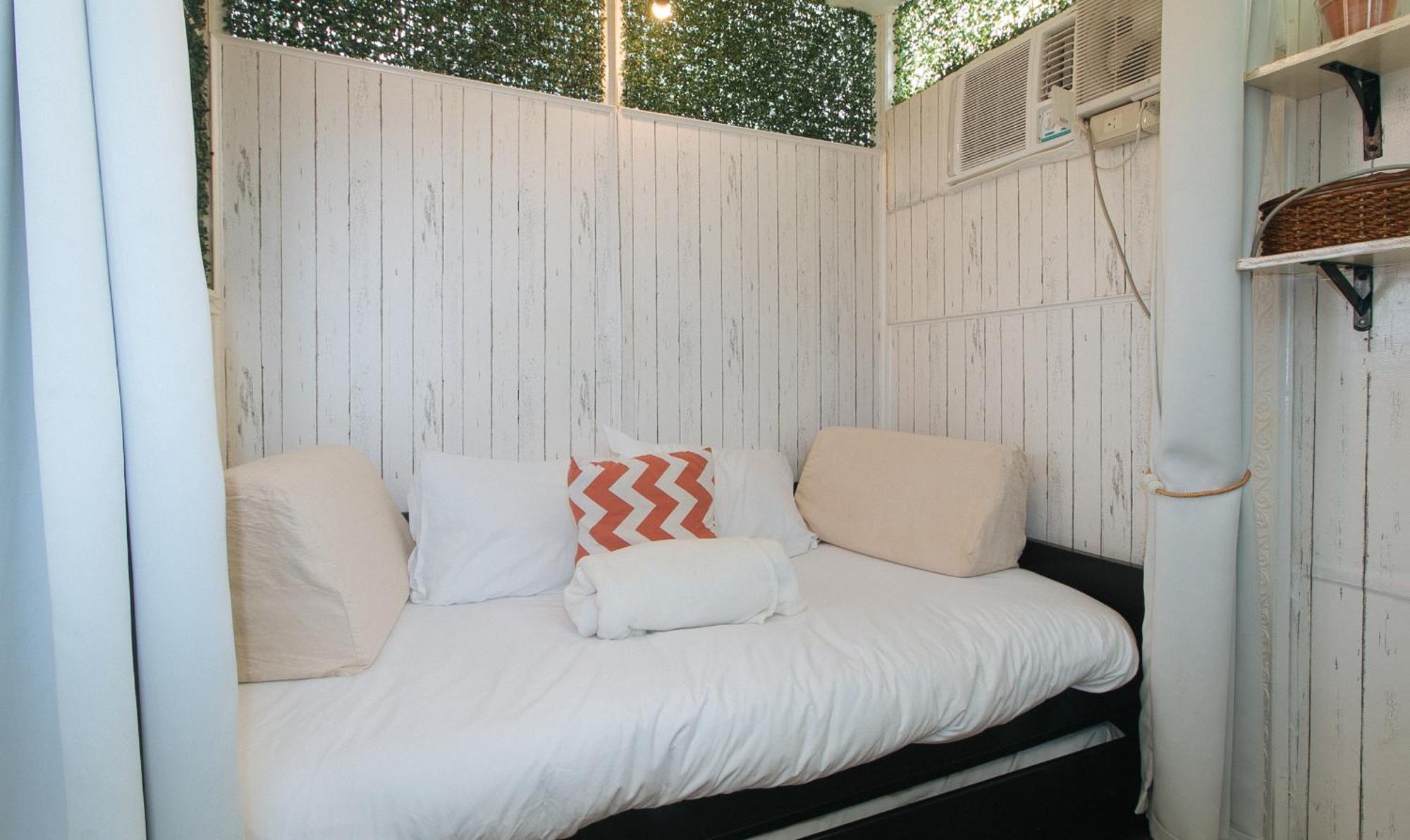 Nearest Hostel Pasay City By Reddoorz Buitenkant foto